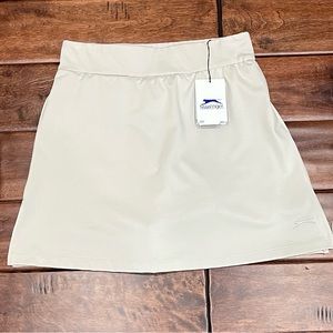 NWT Slazenger Women’s Golf Tennis Skort Tan Beige Khaki Size XS Back Pocket